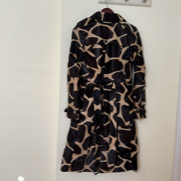 Brand new Burberry cow hide leatherr coat - Picture 5 of 5
